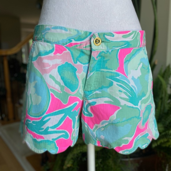 Lilly Pulitzer scalloped-hem shorts, size 2 - Picture 5 of 12